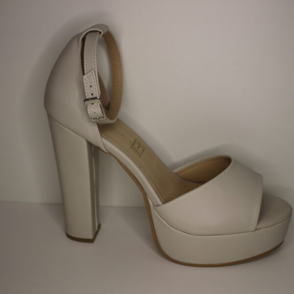 1301 Cabra Nude