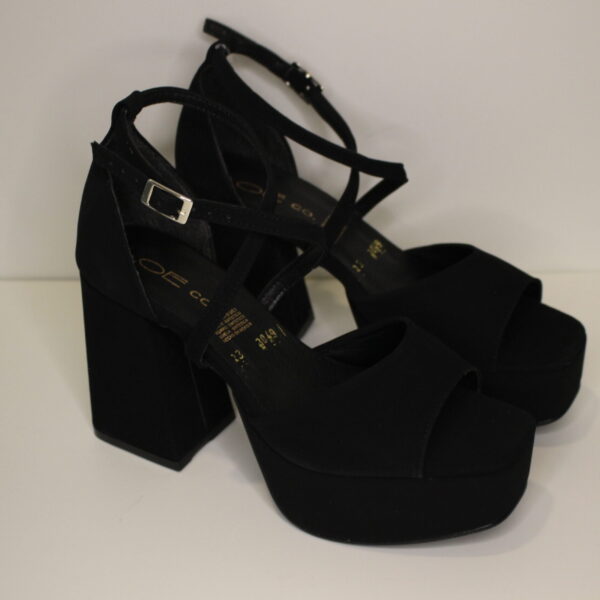 3049 Buck Negro