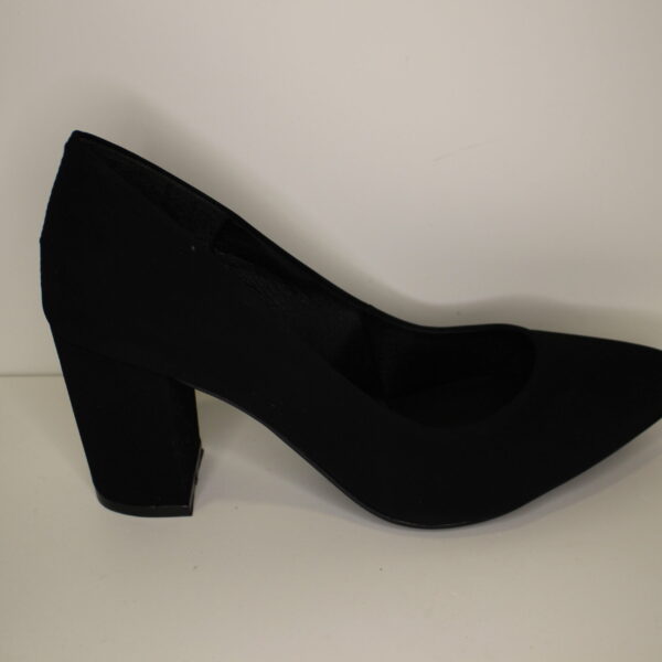 5002 Buck Negro