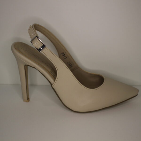 6011 Nairobi Nude