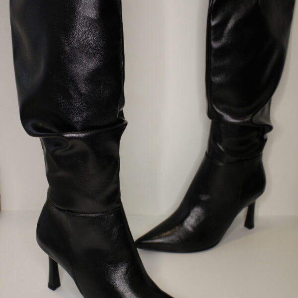 70204 Yanni Negro