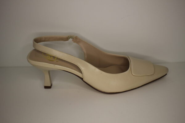 8004 NAIROBI NUDE