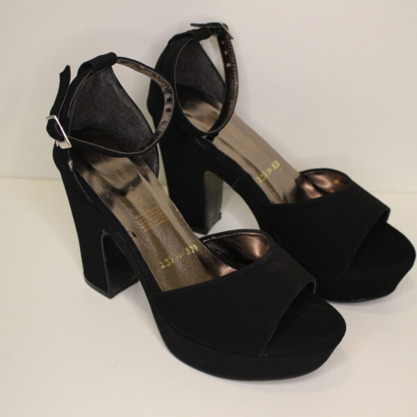 820 Buck Negro