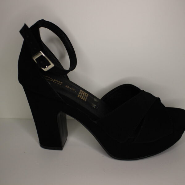 830 Buck Negro